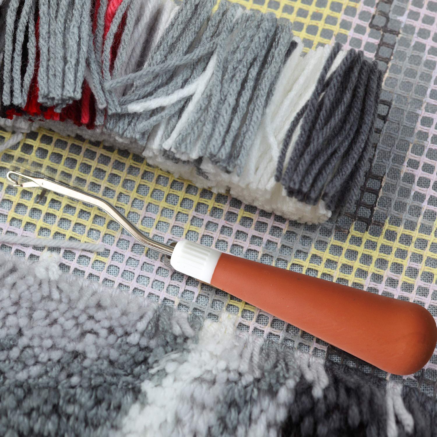 75903 带塑料手柄的弯闩